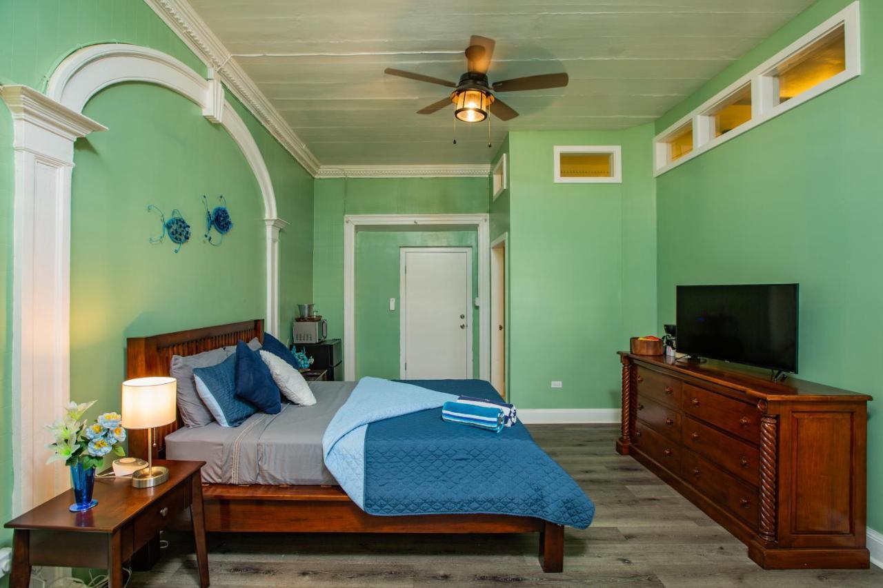 Victoria House Hotel Frederiksted Bagian luar foto