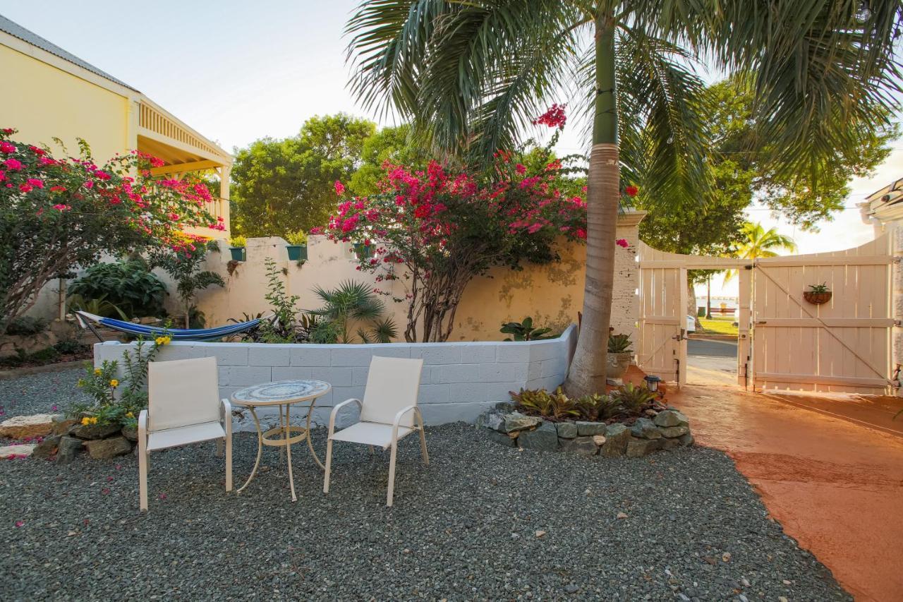 Victoria House Hotel Frederiksted Bagian luar foto