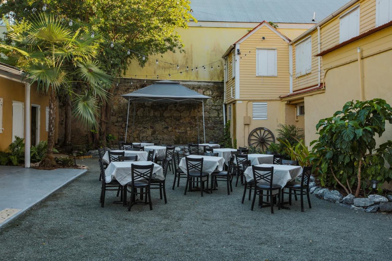 Victoria House Hotel Frederiksted Bagian luar foto