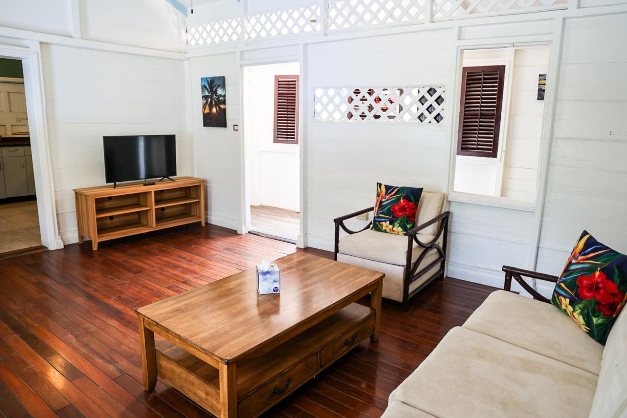 Victoria House Hotel Frederiksted Bagian luar foto