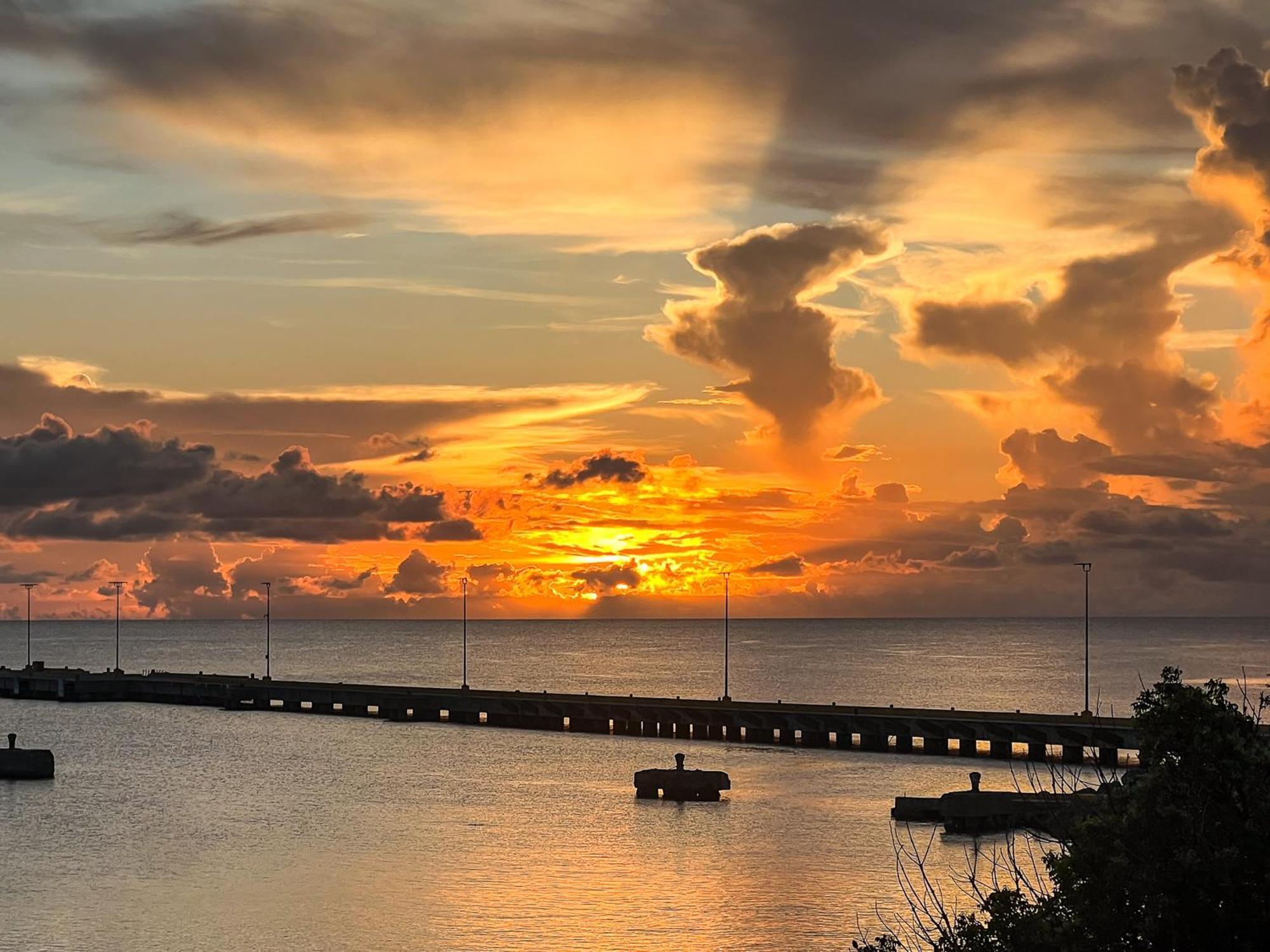 Victoria House Hotel Frederiksted Bagian luar foto
